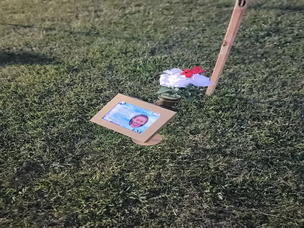 Funeral Home Temporary Grave Markers_22 One Life Memorials